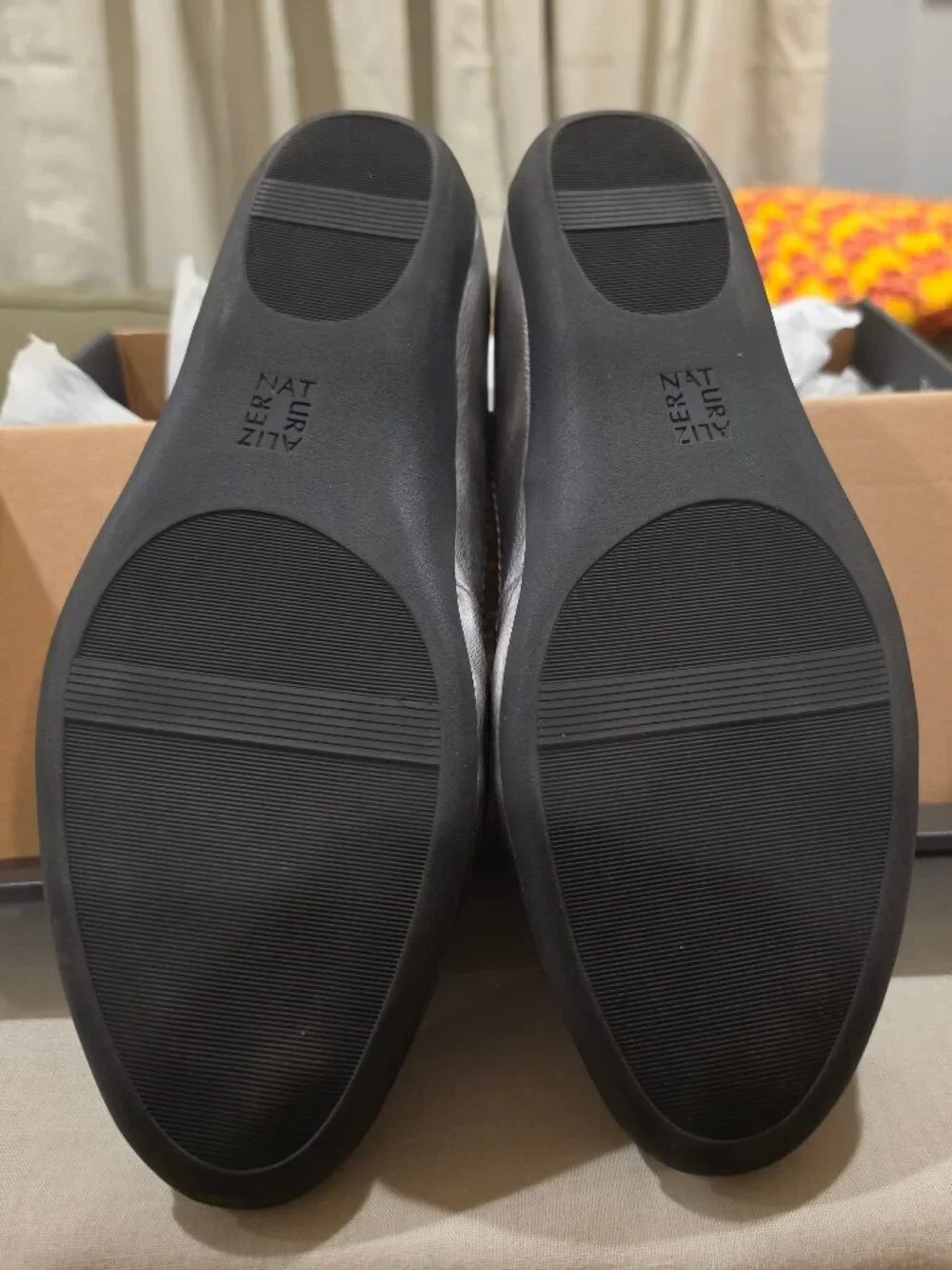 Womens Naturalizer Vivienne Pewter Flats Size 11